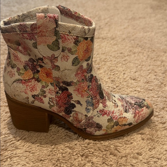 Floral Ankle Boots - 7.5 - Picture 5 of 13